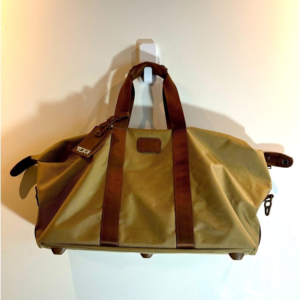TUMI Large Overnight Bag With Black Shoulder Strap Lined Interior Pocket